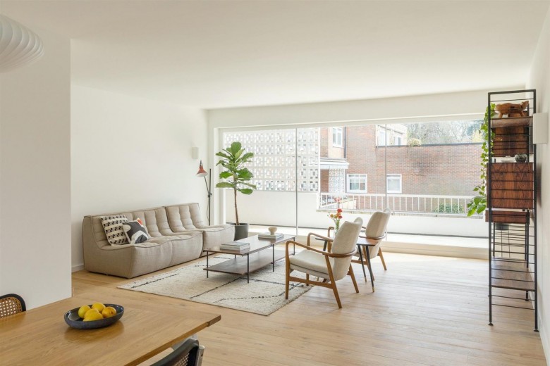 Click the photo for more details of Darnhills, Radlett