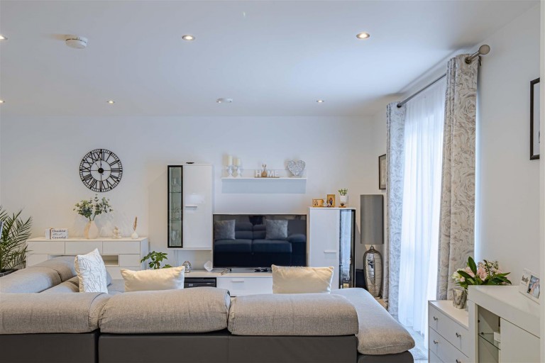 Images for Elstree Way, Borehamwood